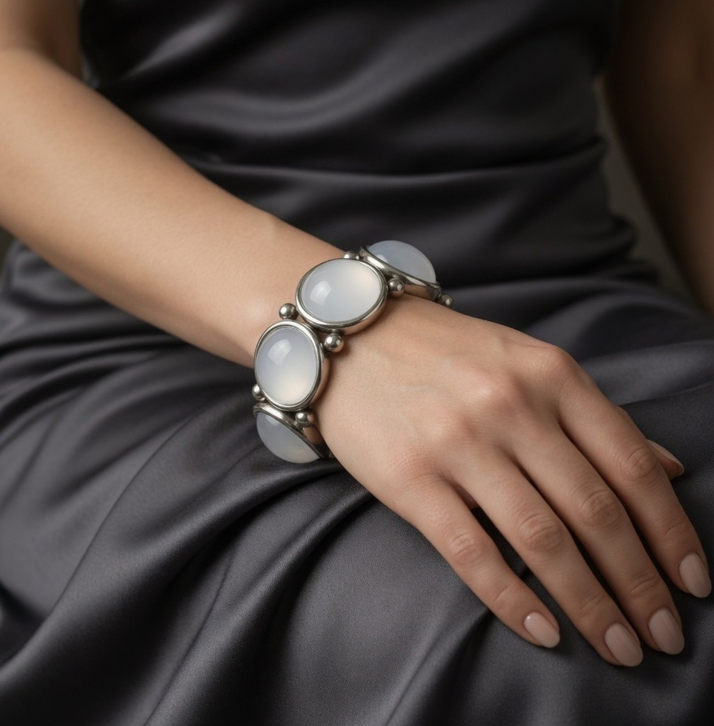 Silver-Tone Stretch Bracelet with White Round Cabochons One Size Fits Any